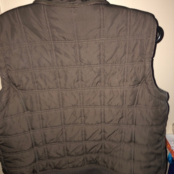 Green vest - Picture 2 of 4